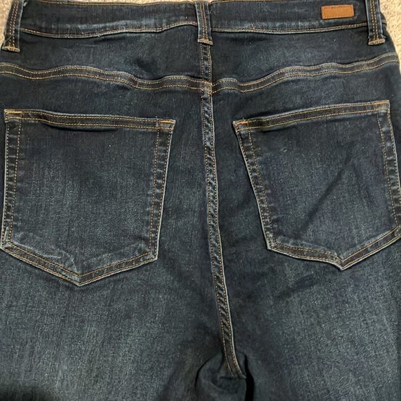 Sneak Peek Skinny Jeans with Distressed Details - Picture 6 of 8